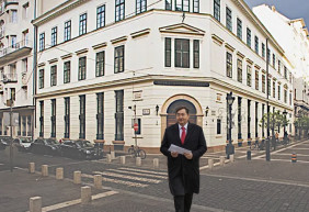 A stadion a magyar nemzet CEU-ja - Dési János jegyzete