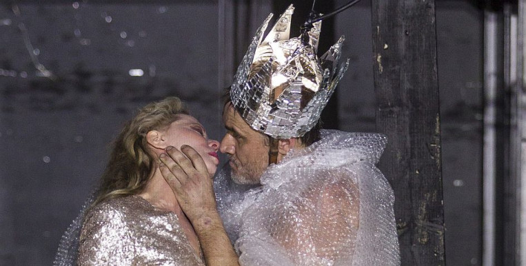 A dilemma – Szénási Sándor jegyzete