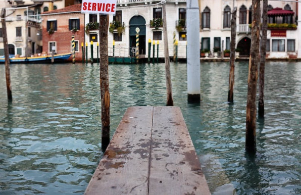 Megvan, miért zöldült be a velencei Canal Grande vize