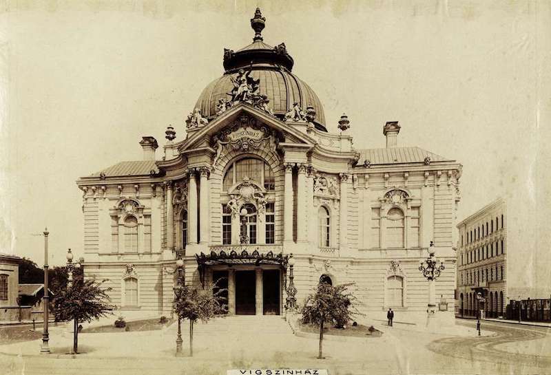 A Vígszínház 1896 körül 