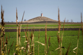Rendszeresen szántották a több ezer éves kurgánt, de mi az?
