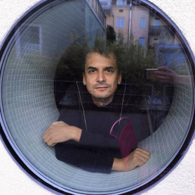 Nem engedik el egymást: ő a filmezést, a filmszakma meg őt