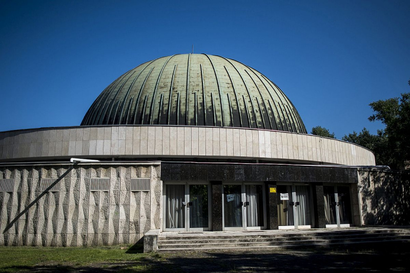 Beázás miatt bezárt a TIT Budapesti Planetáriuma