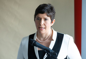 Dobrev Klára: Az olasz maffia ellen bevált módszerrel fel lehet számolni a kormány illegális tevékenységeit