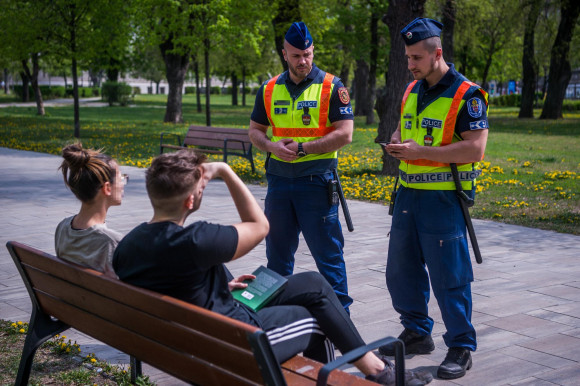 Így már nem lesz tartható a maradjotthon – Kárpáti Iván jegyzete