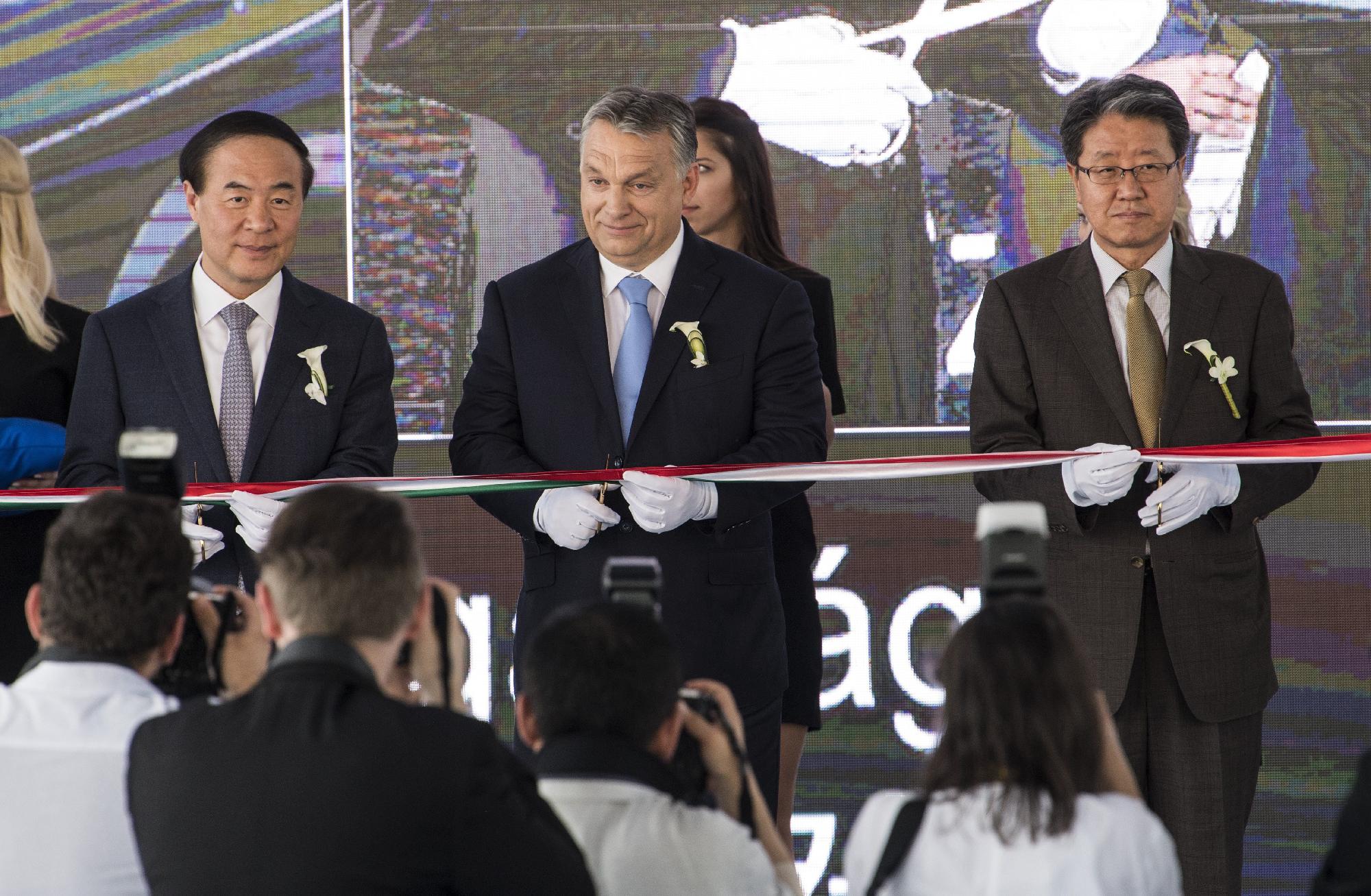 A Samsung új gödi gyárának nyitóünnepsége 
