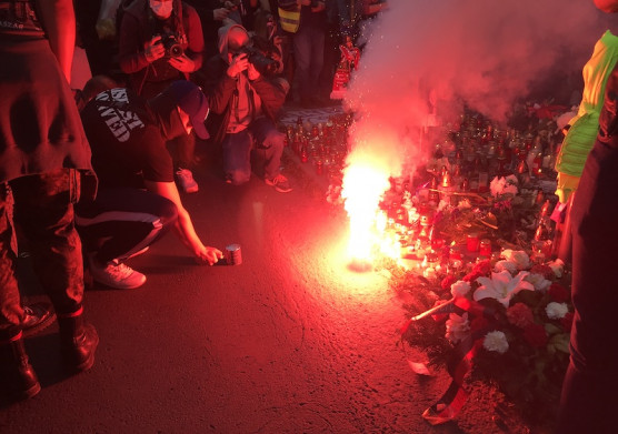 Gyere mama, menjünk együtt cigányozni! - Selmeci János jegyzete