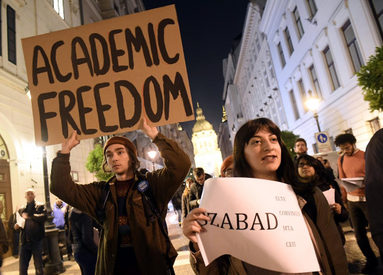 Nagyon figyelik, mit lép az Orbán-kormány a CEU melletti döntés után