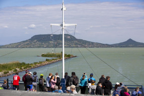 Sok, vagy kevés víz legyen a Balatonban?