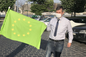 Hadházyt bünteti az adatvédelmi biztos