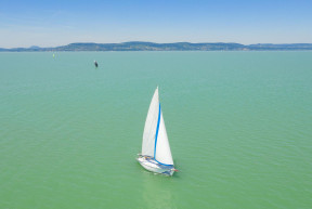 A magyarok harmada bízik a nyaralásban, rohamosan foglaljuk a szállásokat