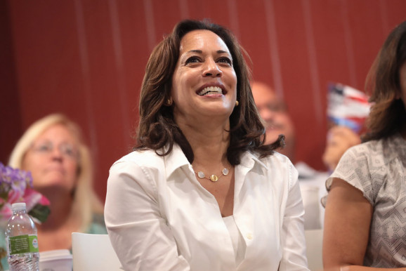 Hivatalos: Kamala Harris elfogadta a Demokrata Párt jelölését