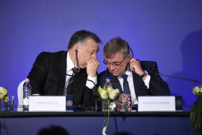 Orbán kontroll nélkül bemehet a Sándor palotába, de Matolcsytól simán elkérhetik a személyit