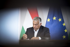 Euró-százmilliókat bukhat az ország Orbán miatt