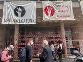 Kossuth- és Jászai Mari-díjas művészek nem kérnek az SZFE aranydiplomájából