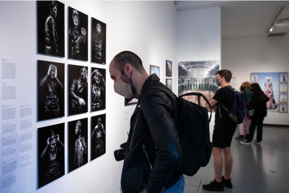 Sisi és az emberiség portréja