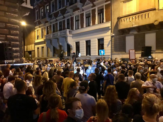 SZFE-hallgató: Gulyás infantilizál minket, a kuratórium illegitim