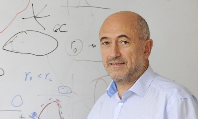 „Minősíthetetlen csoport uralja az országot”