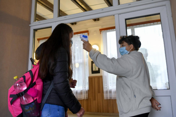 32 fokos diák, 34 fokos tanár