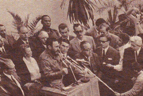 Gulyás András Fidel Castrot fordítja