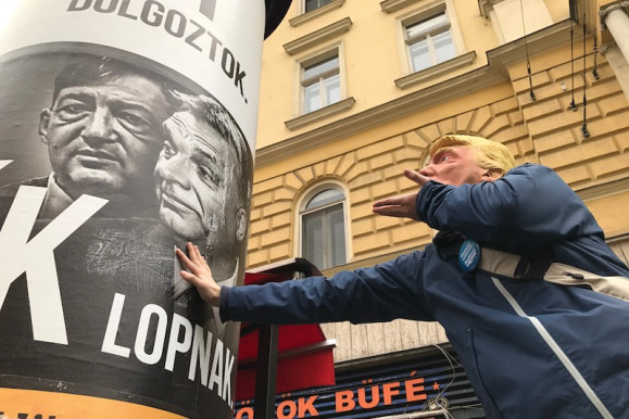 Gábor György: El a kezekkel Lölőtől