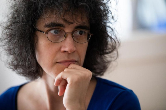 Szvoren Edina: Munkanéven ember