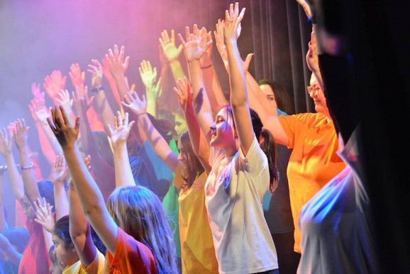 Ki így, ki úgy segít