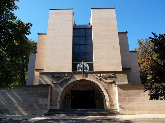 Utcafront - Folytatódott a templom-mustra