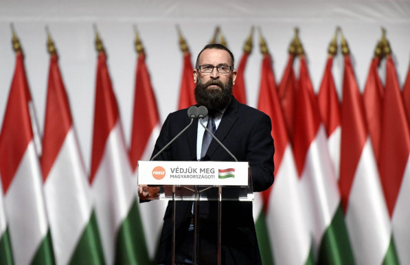 Üdv itthon Szájer Józsi, és akkor legalább a buzizást hagyjuk abba – Selmeci János jegyzete