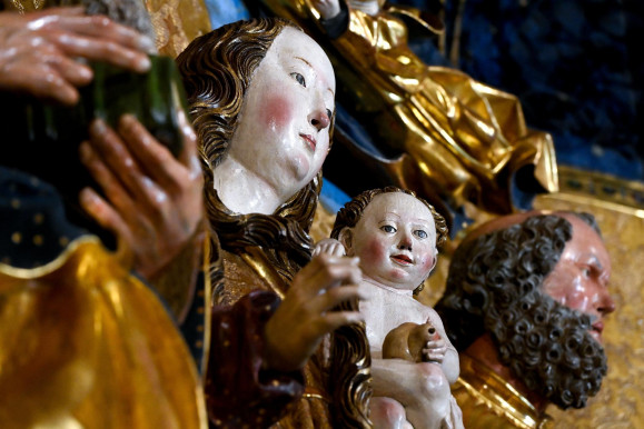 Beszédes az egyházi vezetők csendje