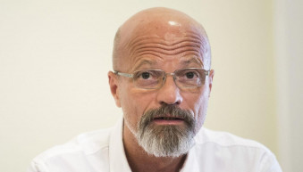 Zacher Gábor: Oltatni kell!