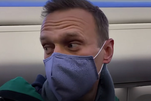 Újabb vádat emeltek Navalnij ellen