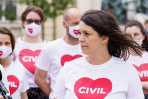 TASZ: Alattomos összemosás a kormány részéről, az LMBTQ lesz az új migráns