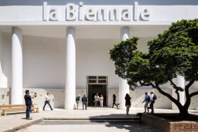 Épületek és nyilvános titkok