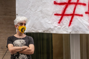 Két vírus pusztít: az egyik az embereket, a másik a kultúrát