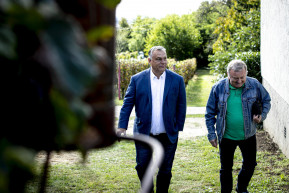 Na, vajon miért költ Orbán a vidékre?