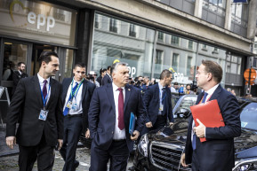 Mit hagy maga után Orbán?
