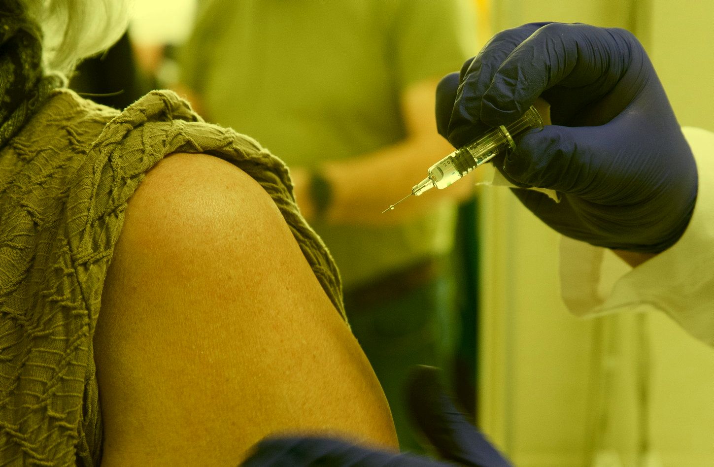 Koronavírus - Oltás a kínai Sinopharm-vakcinával Komáromban