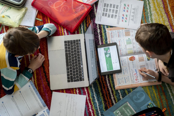 Egy év elteltével sem kompenzálta az állam az ingyeninternet miatt a szolgáltatókat, a szaktárca szerint a járvány mindenkitől rendkívüli erőfeszítéseket igényel