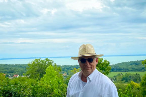 Magasélet – Kárpáti Iván jegyzete