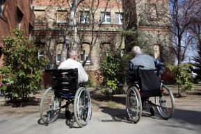 Meghátrált a kormány, maradhat a helyén a hajléktalankórház, amíg nem találnak más megoldást