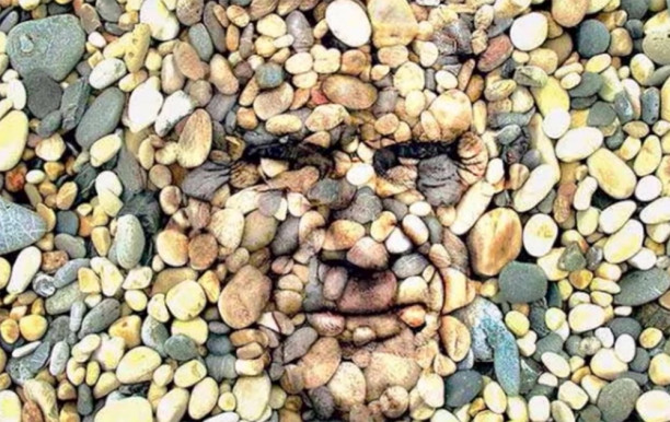 Névtelen kommentek és látható zene