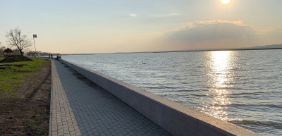 Beteg gyerekek helyett az iváncsai akkugyár vendégmunkásai szállnak meg az agárdi hotelben