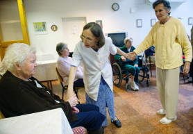 Tausz Katalin: Még nehezebb lesz bekerülni az idősgondozási rendszerbe