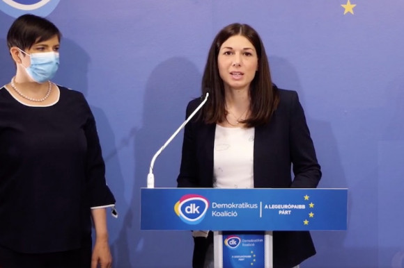 Választási megállapodást kötött a DK és a Liberálisok