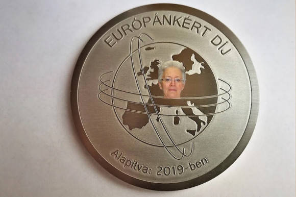 Az újságíró, akinek minden a fejében van