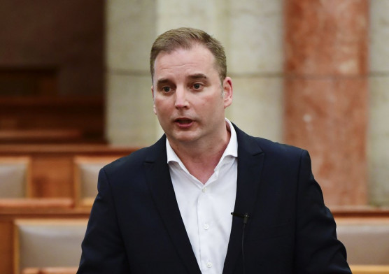   Harangozó: Jobb, ha az ellenzéki jelöltek arra készülnek, lehallgatják őket 