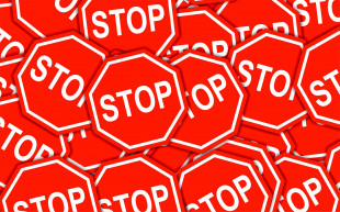 Így nem leszünk haverok – Szénási Sándor jegyzete