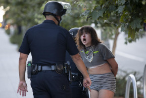 Ősztől sokkolót kapnak a magyar rendőrök