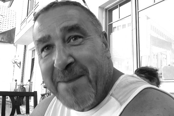 Johnny? Hol vagy? Kellene egy kis segítség